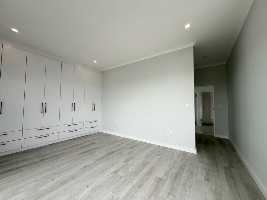 5 Bedroom Property for Sale in Sandown Western Cape